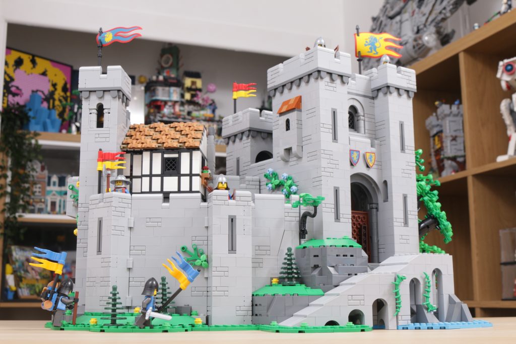 LEGO ICONS 10305 Lion Knights Castle review 101 1024x683