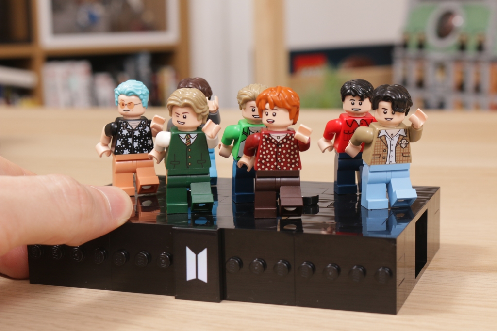 LEGO Ideas 21339 BTS Dynamite Bangtan Boys Jin Suga j hope RM Jimin V Jung Kook review 83 1024x683
