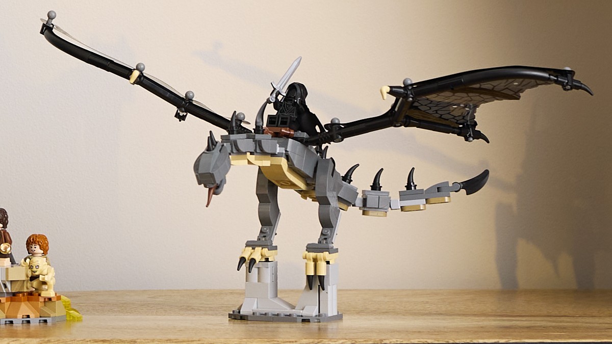 Up to three LEGO GWPs available now on June 1