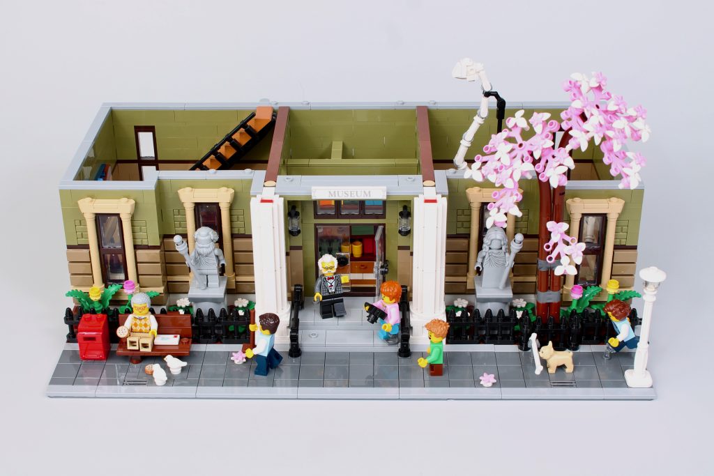 LEGO Icons 10326 Natural History Museum review 22 1024x683