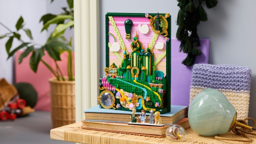 LEGO Wicked 75685 Emerald City Wall Art featured 1024x576