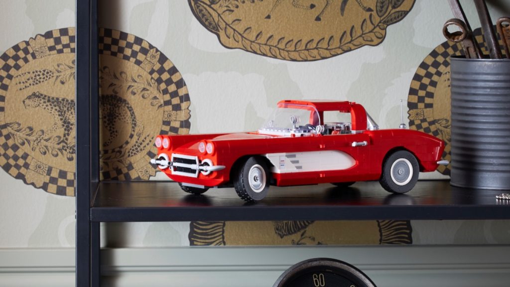 LEGO Icons 10321 Chevrolet Corvette C1 featured 2 1024x576