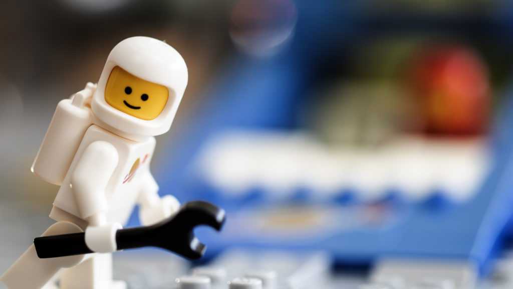 LEGO ICONS 10497 Galaxy Explorer 21 1024x576