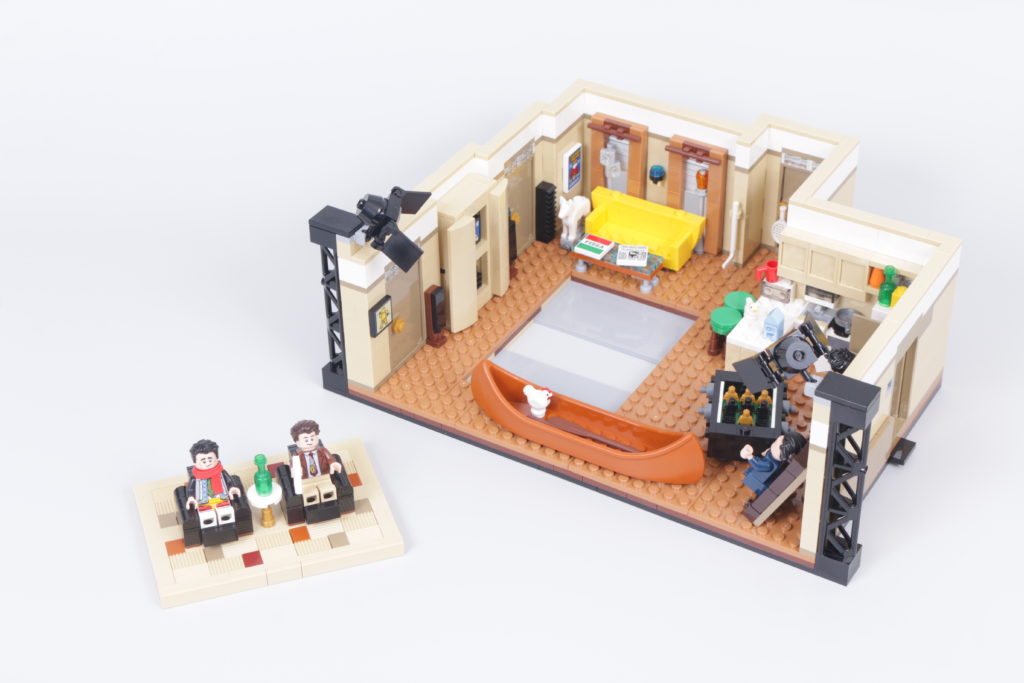 LEGO Creator Expert 10292 Friends Apartments review 14