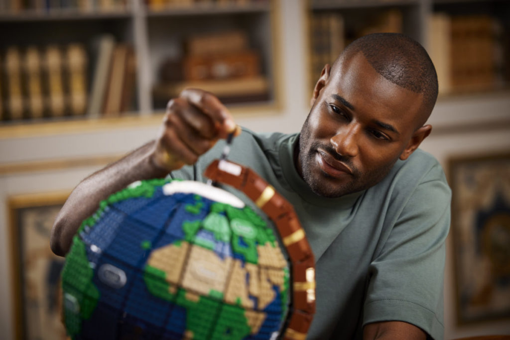 LEGO Ideas 21332 The Globe 16 1024x683