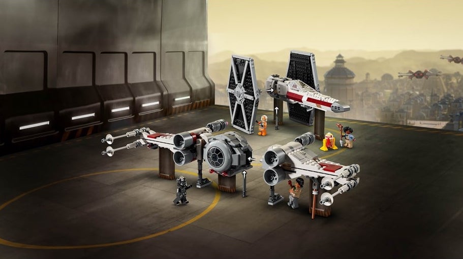 LEGO Star Wars 75393 TIE Fighter and X Wing Mash up 11