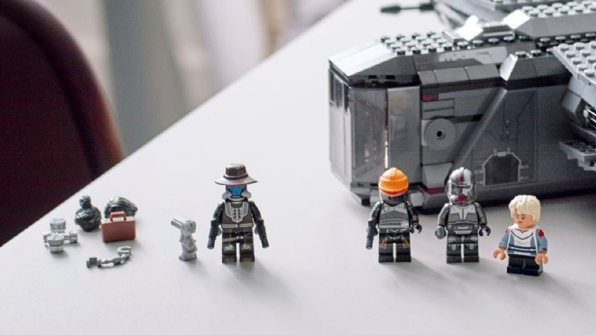 Comparing the old and new LEGO Cad Bane minifigures