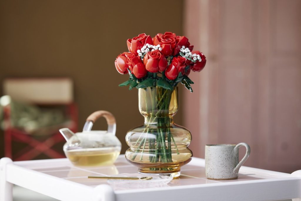 LEGO Icons 10328 Bouquet of Roses2 1024x683