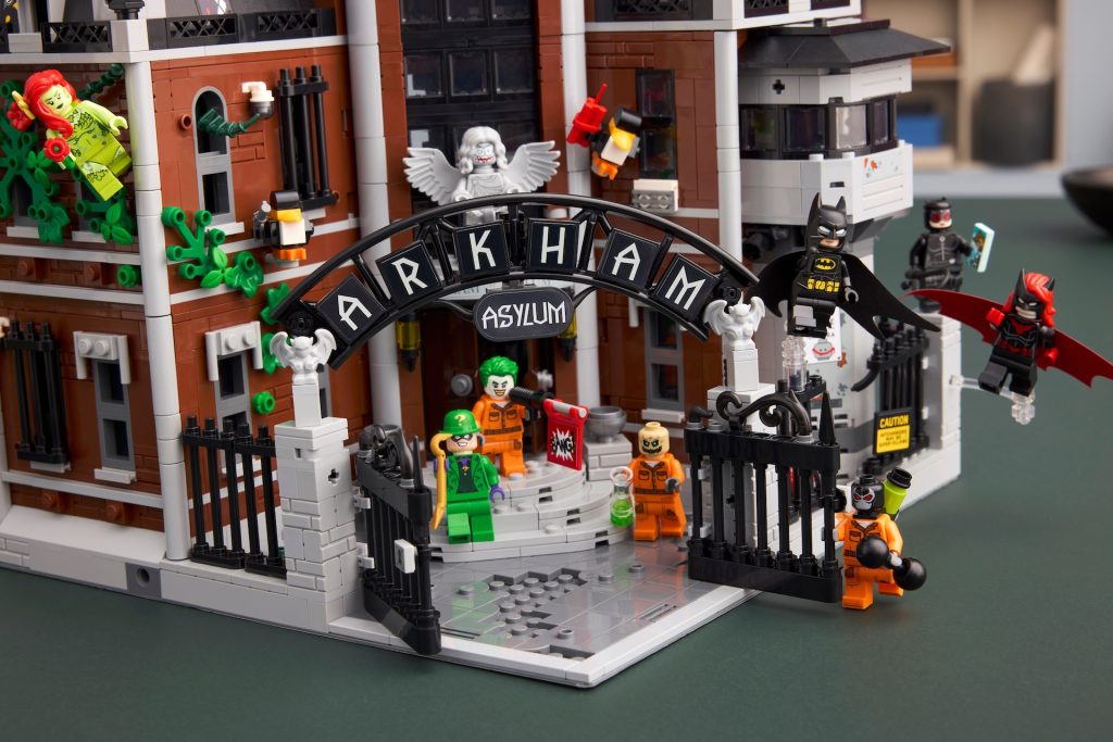 LEGO Batman 76300 Arkham Asylum 23 1024x683